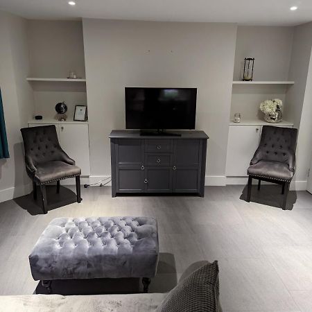 Basement Apartment In Central Bath Exterior foto