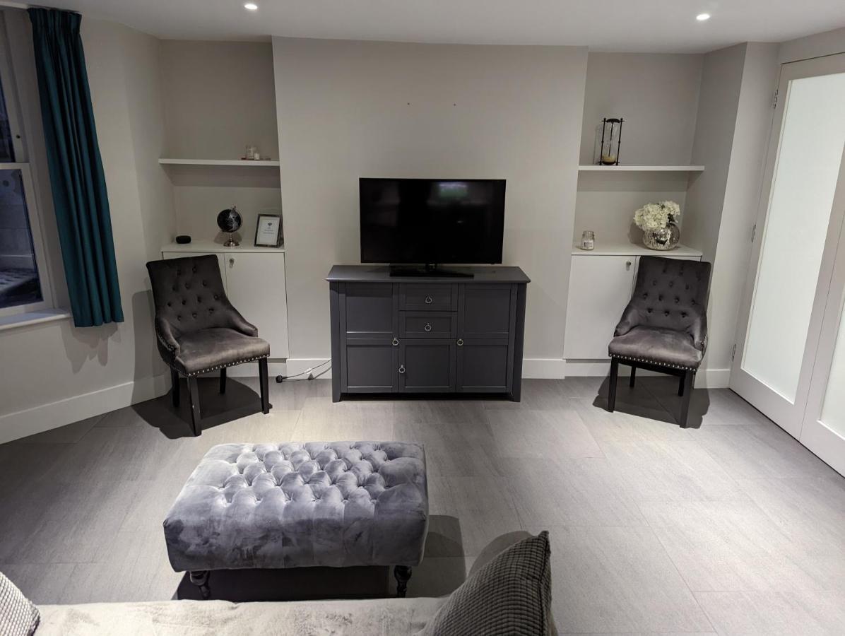 Basement Apartment In Central Bath Exterior foto