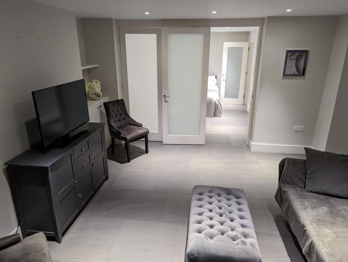 Basement Apartment In Central Bath Exterior foto