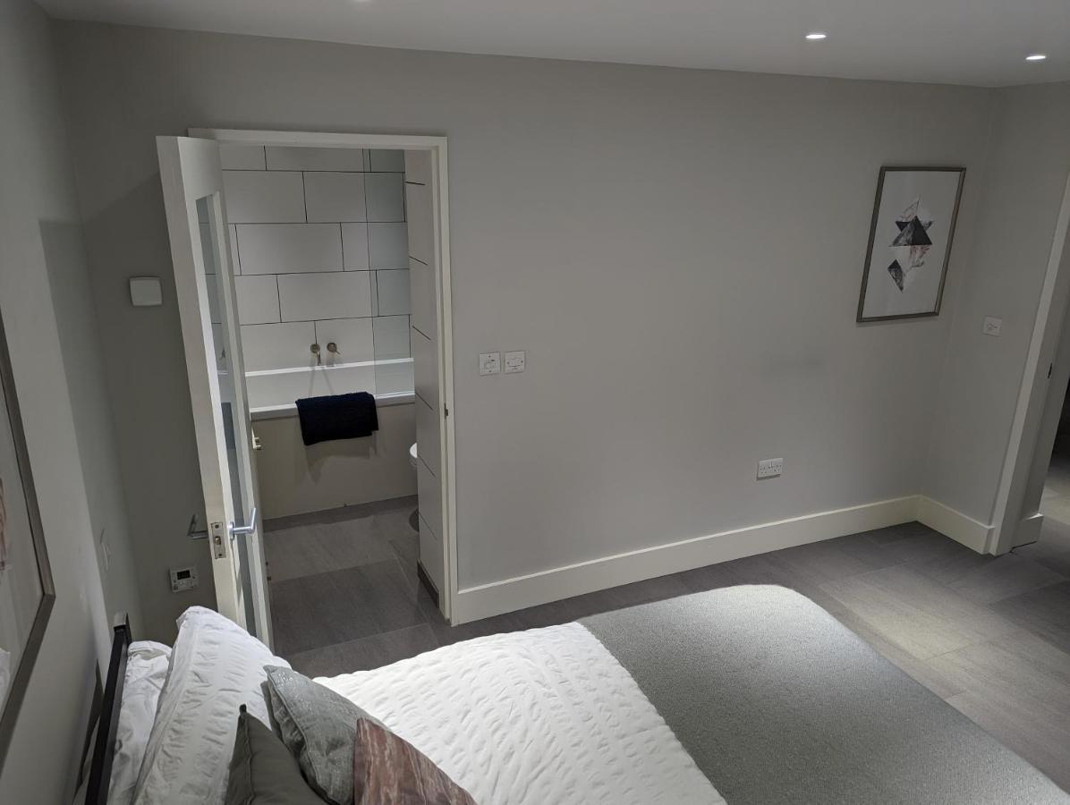 Basement Apartment In Central Bath Exterior foto